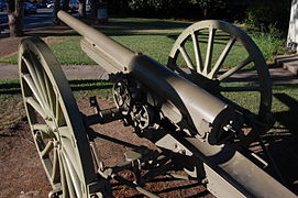 Canon de 75 mm modèle 1897 (Veterans Memorial, Benicia, CA).