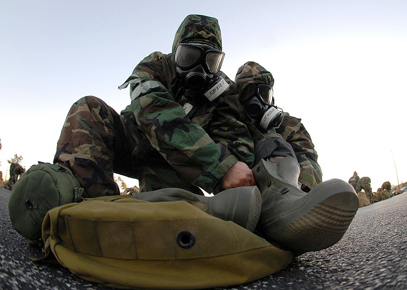 File:US Navy 081028-N-3857R-005 Utilitiesman 1st Class Bizhan Askari and Utilitiesman 1st Class Gerald Hislop participate in a chemical, biological and radiological warfare drill.jpg