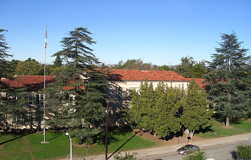 File:Van Nuys Middle School.jpg