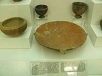 Vasiliki ware from Phournou Koryphi 2.JPG