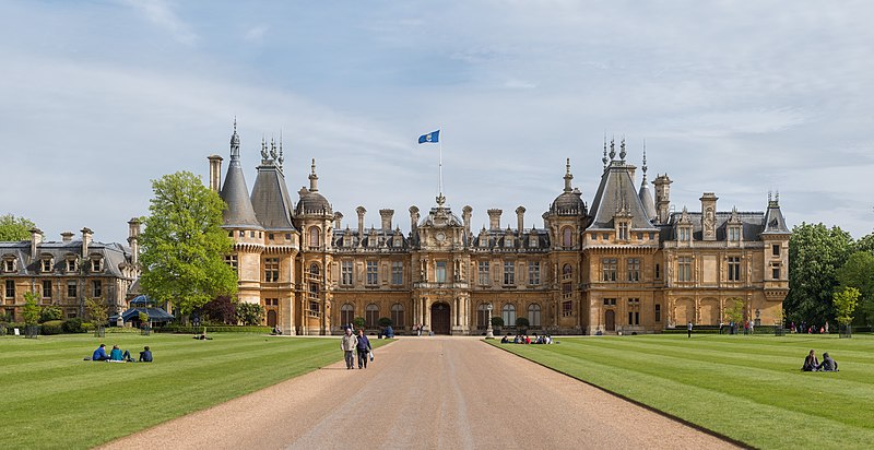 File:Waddesdon Manor North Façade, UK - Diliff.jpg