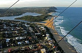 Wamberal Beach dall'alto - panoramio.jpg