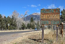 Welcome to Crestone sign.JPG