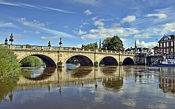 River Severn i Shrewsbury er amtets vigtigste vandvej