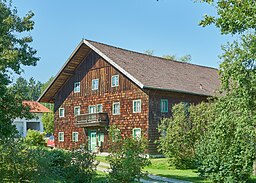 Holzhäuser in Haarbach