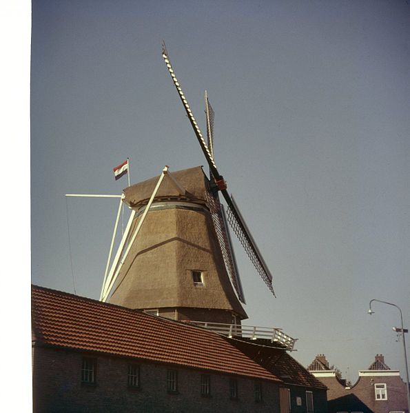 File:Zicht op het bovenste deel van de molen - Hasselt - 20369847 - RCE.jpg