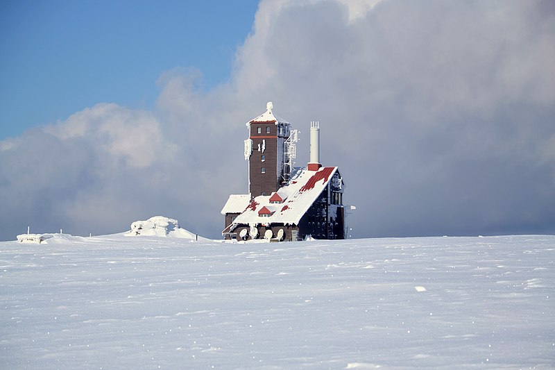 File:Śnieżne Kotły (Snežné jámy, Schneegruben), Krkonoše mountains 01.jpg