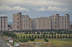 Höghus i bostadskomplexet "Kazan XXI-talet" på Albert Kamaleev Avenue, uppfört som en del av den andra etappen (juli 2021)