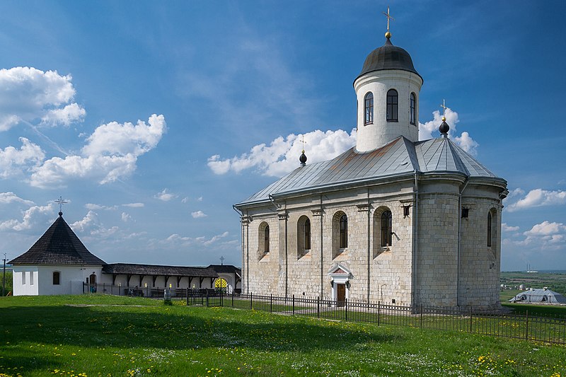 File:Крилос - Церква Успіння Пресвятої Богородиц.jpg