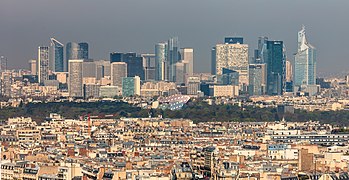 Blick auf La Défense vom Pariser Zentrum aus.