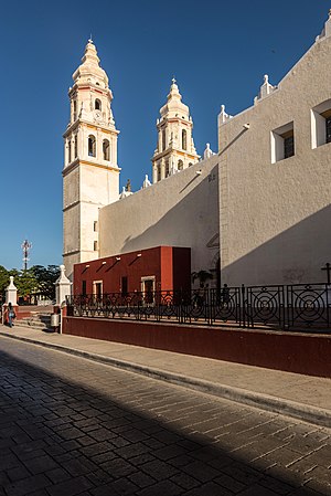 15-07-15-Campeche-Kathedrale-RalfR-WMA 0843.jpg