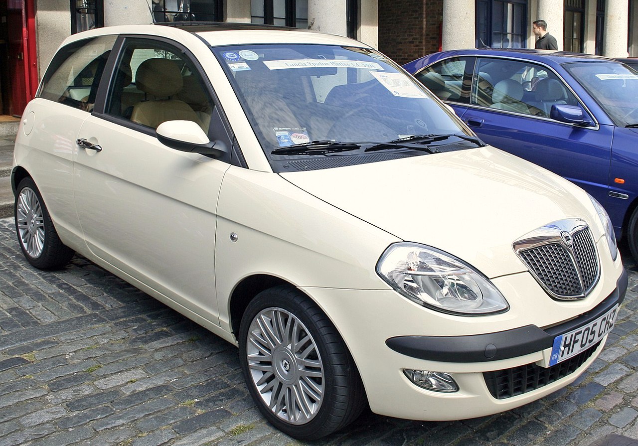 File:2003 Lancia Ypsilon.jpg - Wikipedia