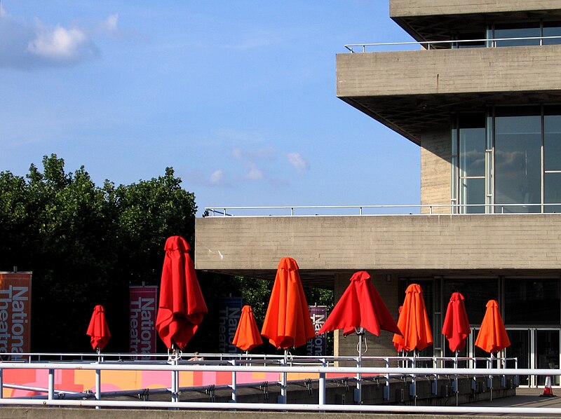 File:2005-07-10 - London - National Theatre (4887355051).jpg