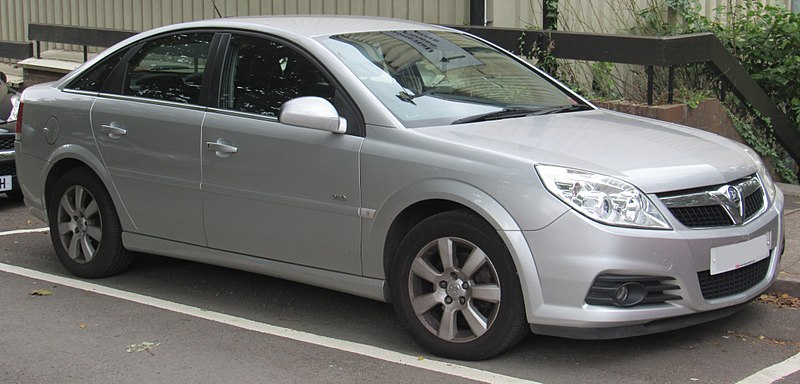 File:2007 Vauxhall Vectra Exclusive CDTi 150 Automatic 2.0 Front.jpg