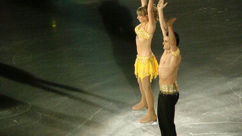 File:2011 - Dancing on Ice (Manchester Evening News Arena) Chloe Madeley & Michael Zenezini (5678178512).jpg