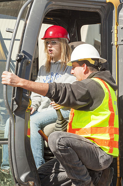 File:2013 ConstructionDay - Operating a trackhoe (8771000275).jpg