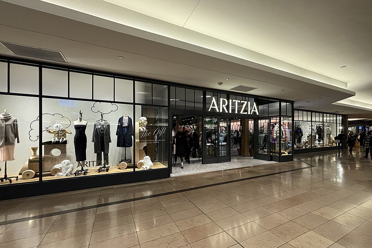 Aritzia added new stuff to the archive sale. This is super