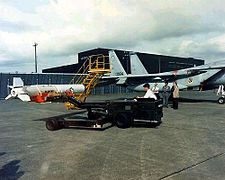 Avião equipado com um ASAT para testes.
