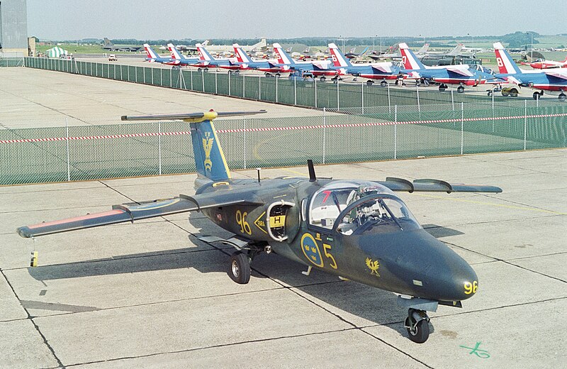 File:Air Tattoo International, RAF Boscombe Down - UK, June 13 1992 SwAF Saab Sk60.jpg