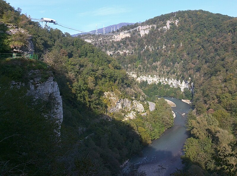 File:Akhtsu gorge.jpg