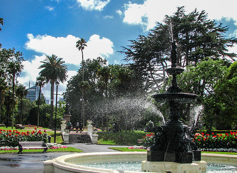 File:Albert Park Fountain, Auckland.jpg