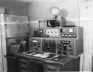 Amateur radio equipment, 1957.gif