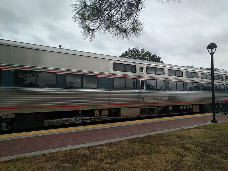 File:Amtrak Silver Meteor 98 at Winter Park Station (31433275072).jpg