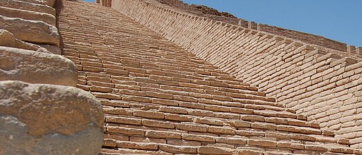 At the Ziggurat of Ur - panoramio.jpg