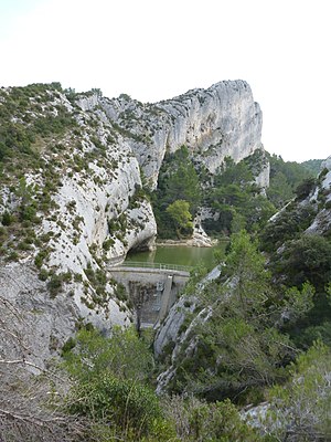 Moderner Staudamm (Barrage du Peirou)