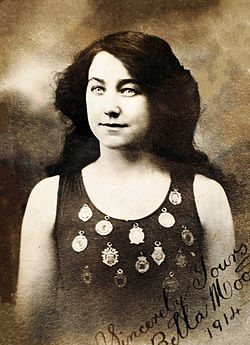 1914 yılında Moore