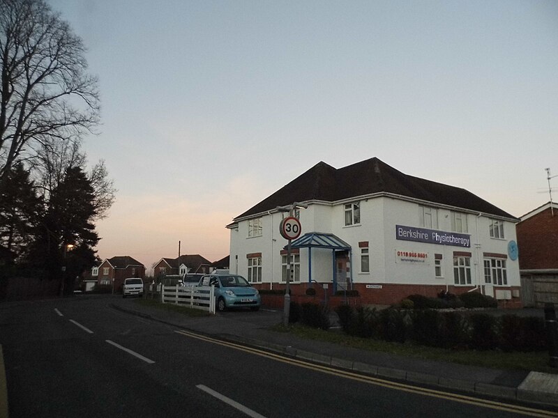 File:Berkshire Physiotherapy Centre, Earley - geograph.org.uk - 4340428.jpg