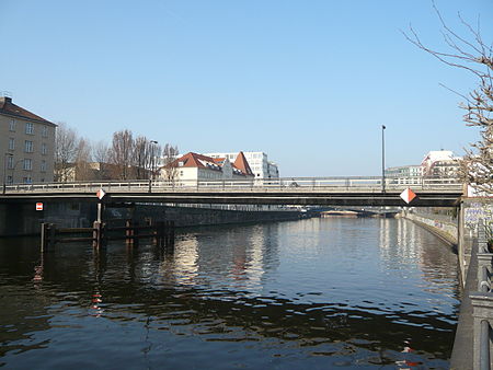 Berlin Mitte Ebertbruecke 1