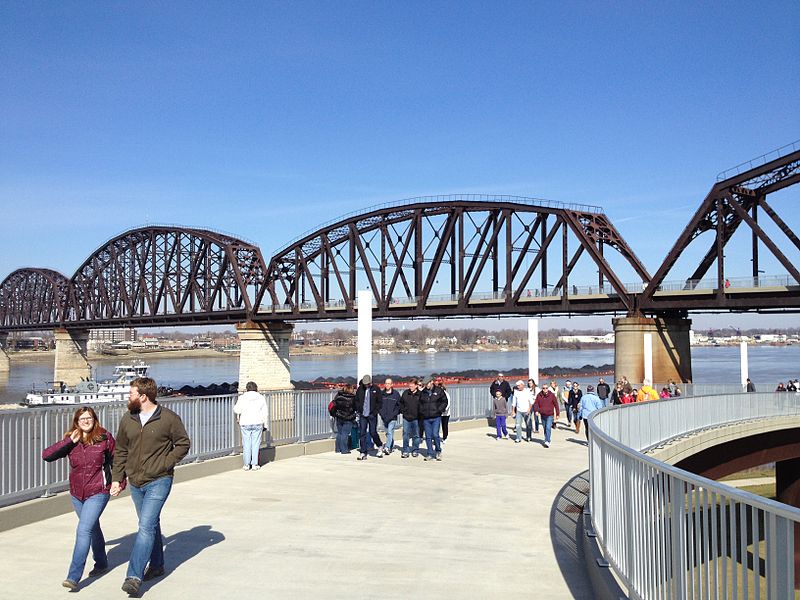 File:Big Four Bridge, opening weekend.jpg