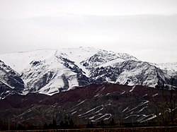 Гора Биналуд, расположенная в пределах графства. 