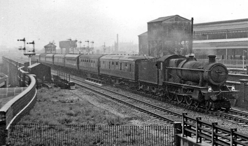 File:Birmingham Moor Street with Wolverhampton express geograph-2914558-by-Ben-Brooksbank.jpg