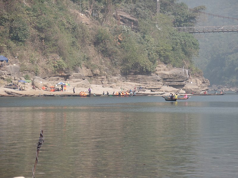 File:Boats, Mountains, Transparent Water, Working Man and Woman, Shops, Sands near Piyain River, Jaflong, Tamabil, Sylhet 06.jpg