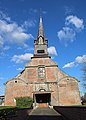 La façade de l'église.