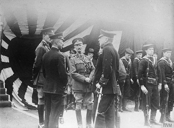 Prince Yorihito Fushimi(left) during his visit to British Royal Navy units in 1918.