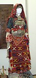 Костюм Пиринской Македонии (юго-запад Болгарии). Экспозиция Национального этнографического музея Болгарии.