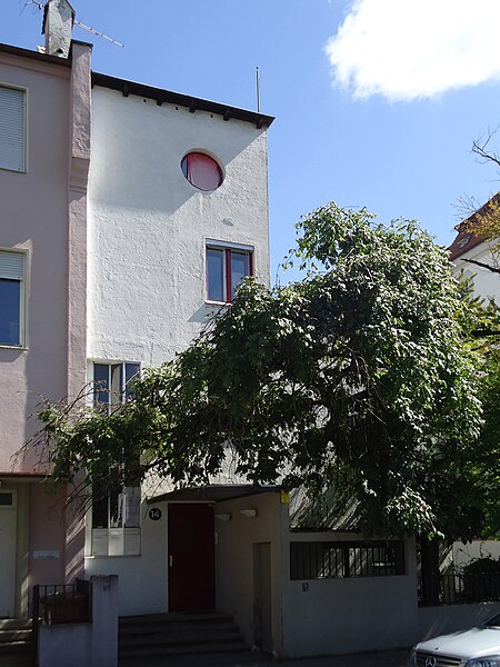 File:Burgkmairstraße 14 Augsburg.JPG