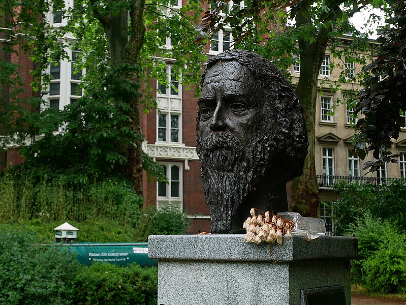 File:Bust of Rabindranath Tagore in Gordon Square (03).jpg