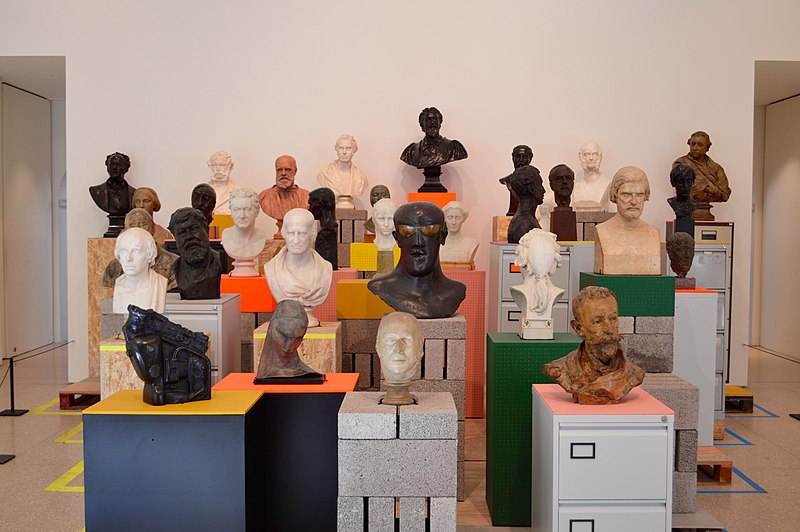 File:Busts of Royal Academicians.jpg