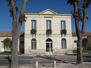Cadaujac-Gironde-la-mairie.jpg