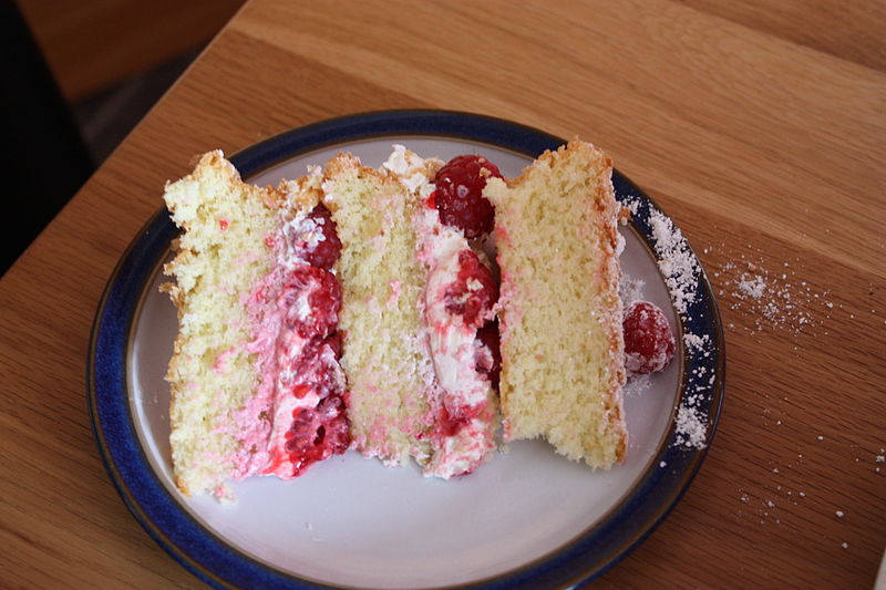 File:Cake, Downpatrick, April 2010 (02).JPG