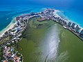 Cancun beach aerial - Luftbild (19853282239).jpg