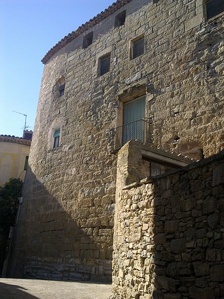 File:Castell de Bellveí.jpg