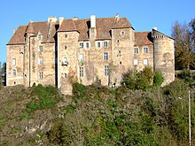 Façade du château de Boussac donnant sur la Petite-Creuse en 2006.