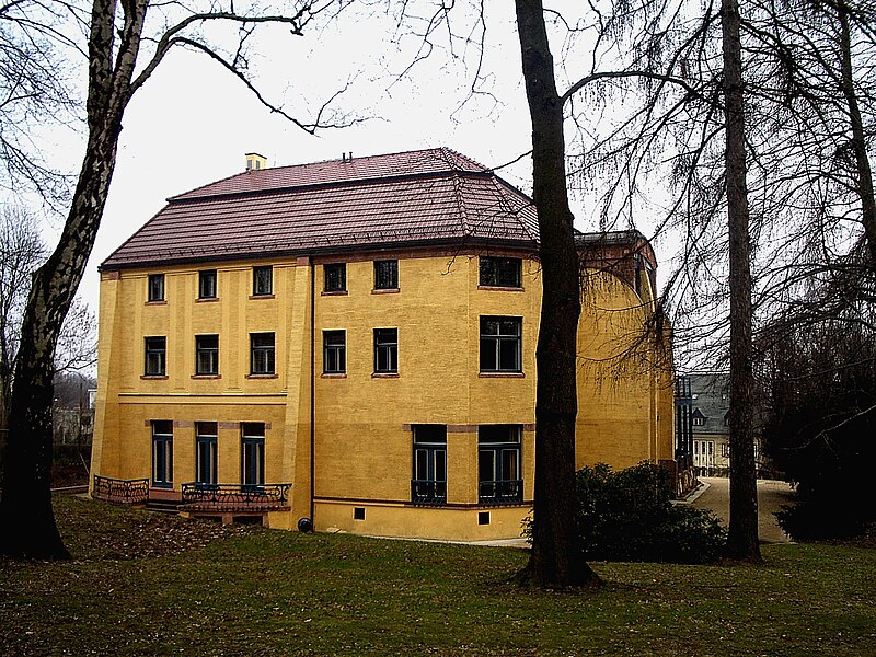 Die Villa Esche 800px-Chemnitz_Villa_Esche_Rueckseite_2005