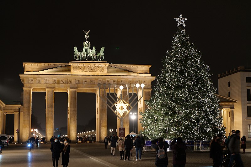 File:Christmas Hanukkah decoration Pariser Platz 2020-12-11 18.jpg