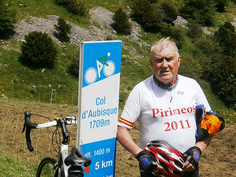 File:Cicloturismo-inicio del Col del Aubisque-Francia-2014-6.JPG